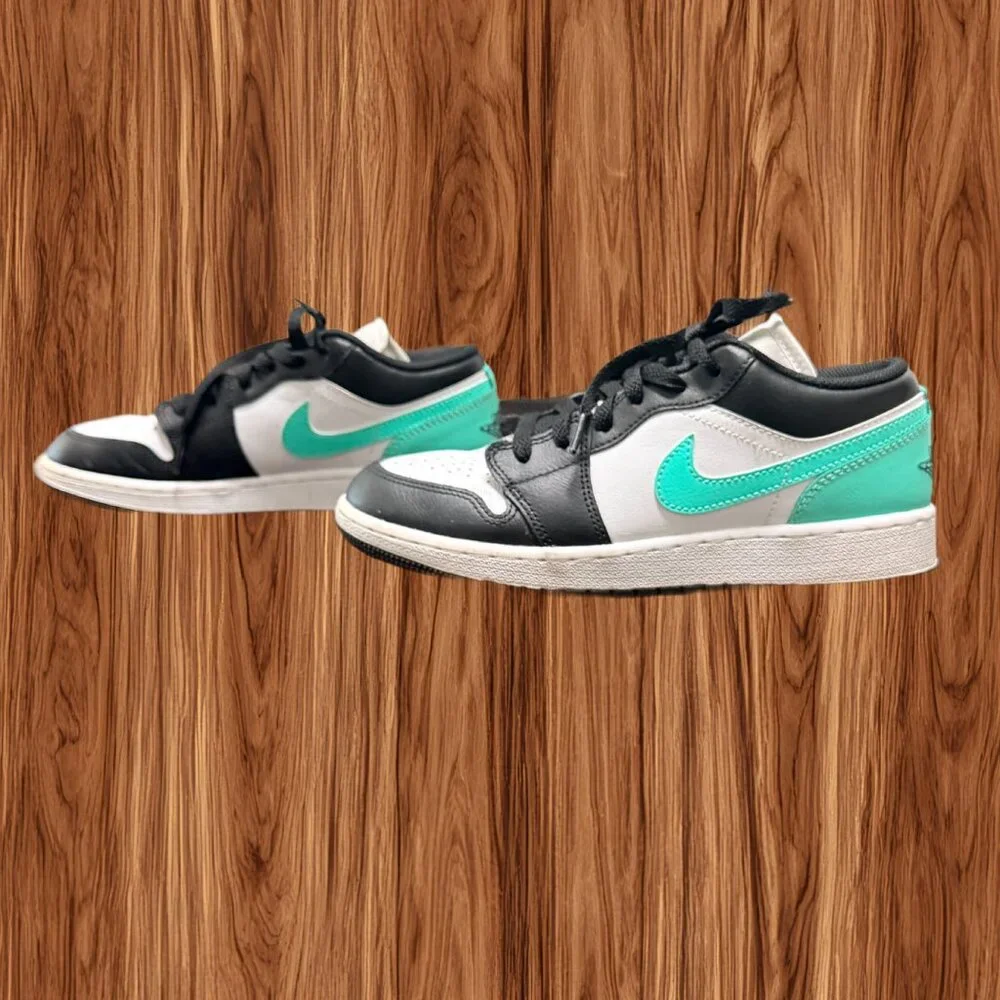 Nike Boy's‎ Air Jordan 1 Low GS Black/Teal, Size 5Y